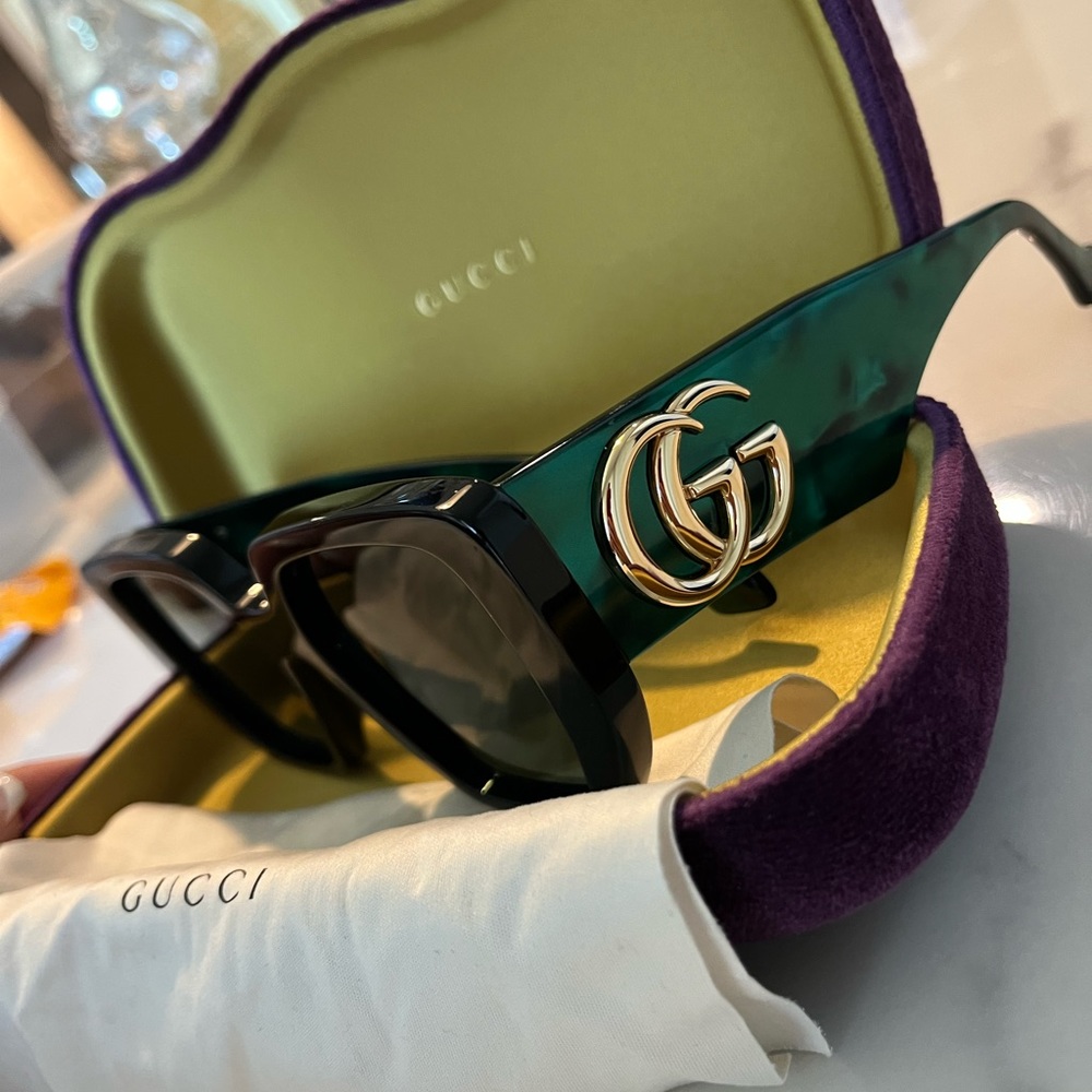 *AUTHENTIC* Gucci sunglasses GG0956S style